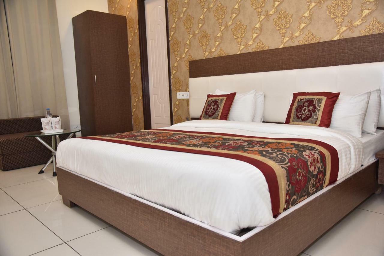 Hotel Oscar Amritsar Exterior foto
